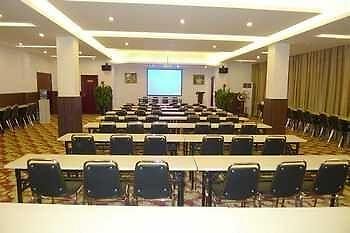 Zhengzhou Youna Hotel Huaihe Road Экстерьер фото